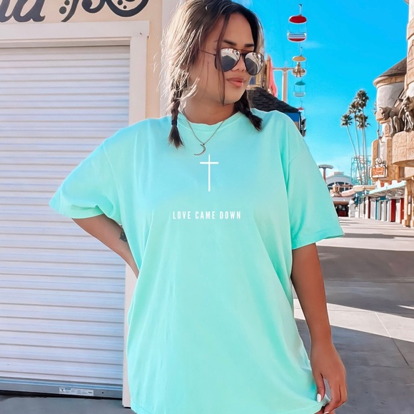 LOVE CAME DOWN TEE - Picture 2 of 14